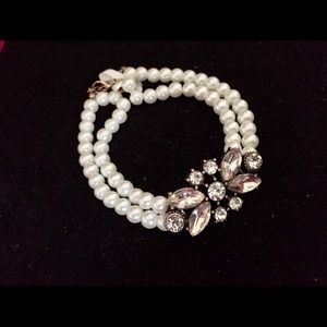 Vintage inspired pearl fashion bracelet